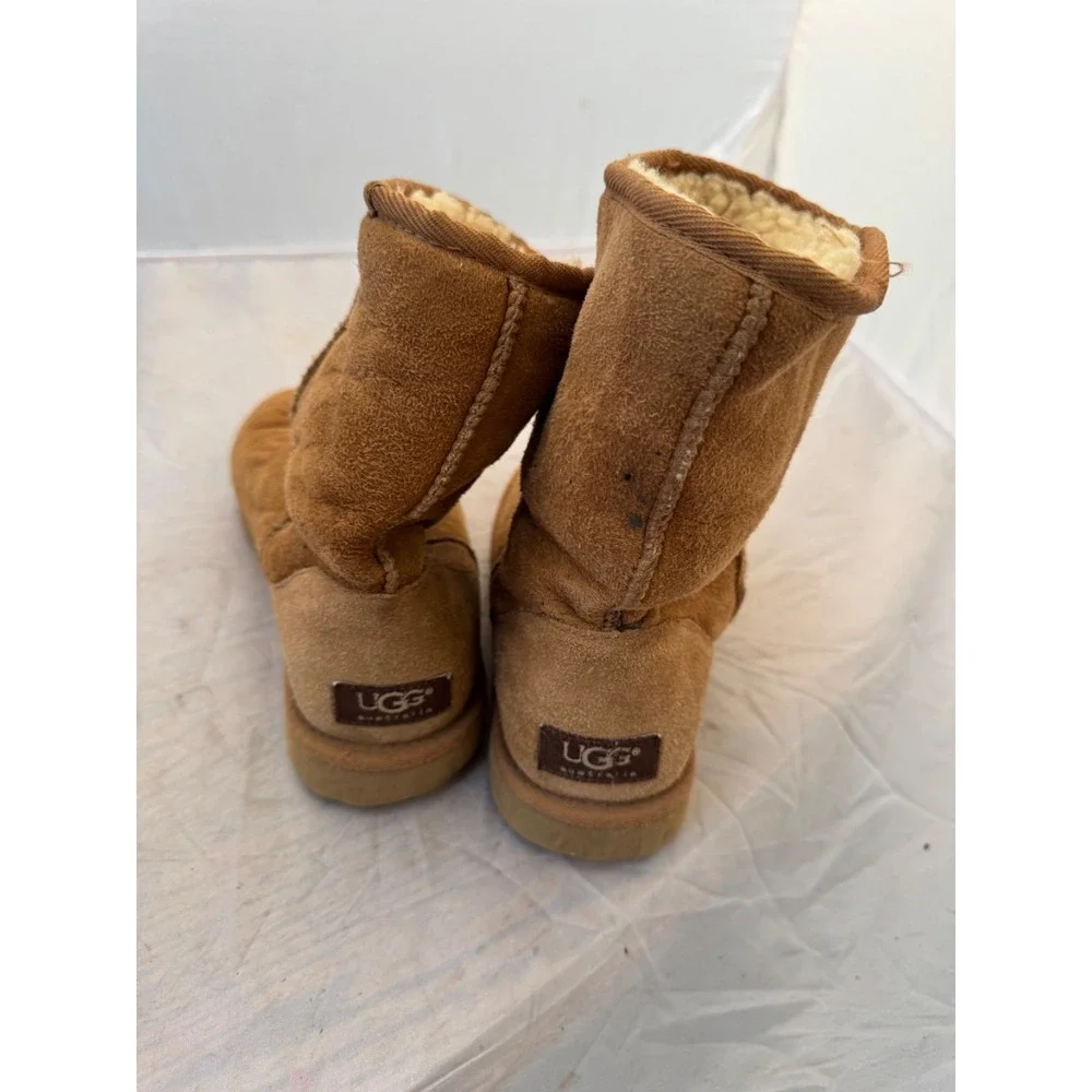 Australian UGG Boots Tan Short Summer Surfer Snow Woman's Size 7 warm